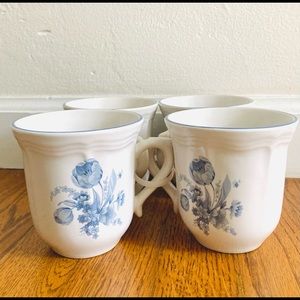 Set of 4 Vintage Blue Floral Coffee & Tea mugs